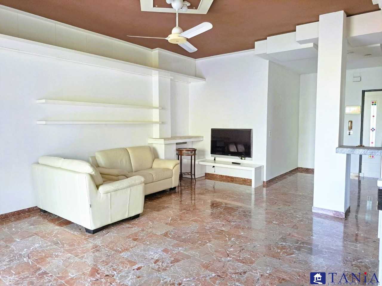appartamento in vendita a Carrara in zona Marina di Carrara