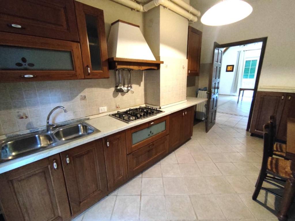 appartamento in vendita a Carrara in zona Centro Città