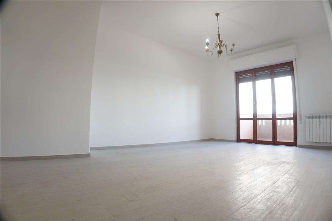 appartamento in vendita a Carrara in zona Avenza