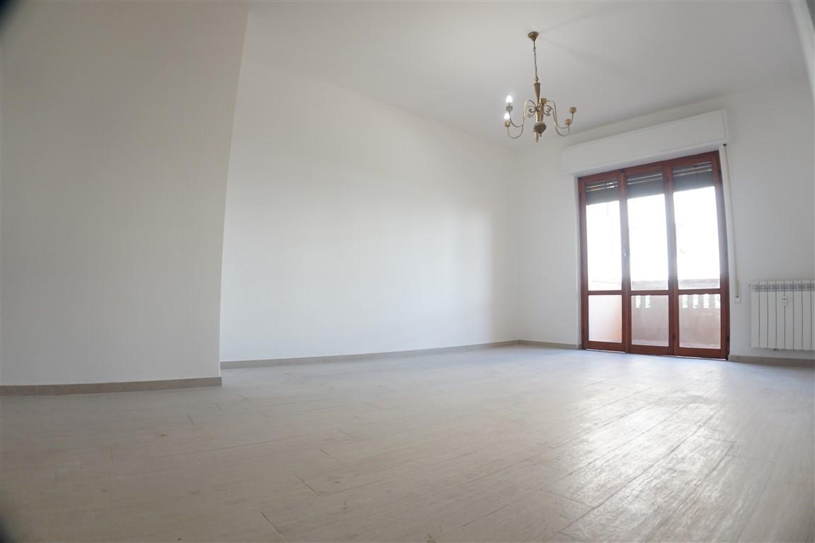 appartamento in vendita a Carrara in zona Avenza