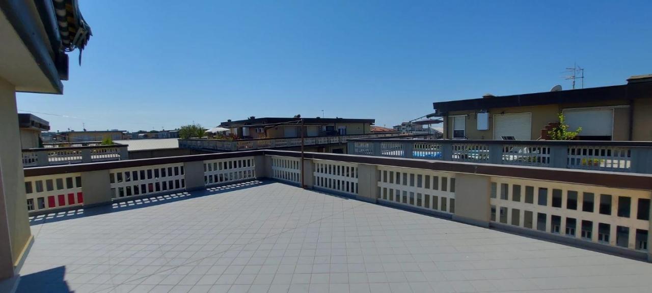 appartamento in vendita a Carrara in zona Marina di Carrara