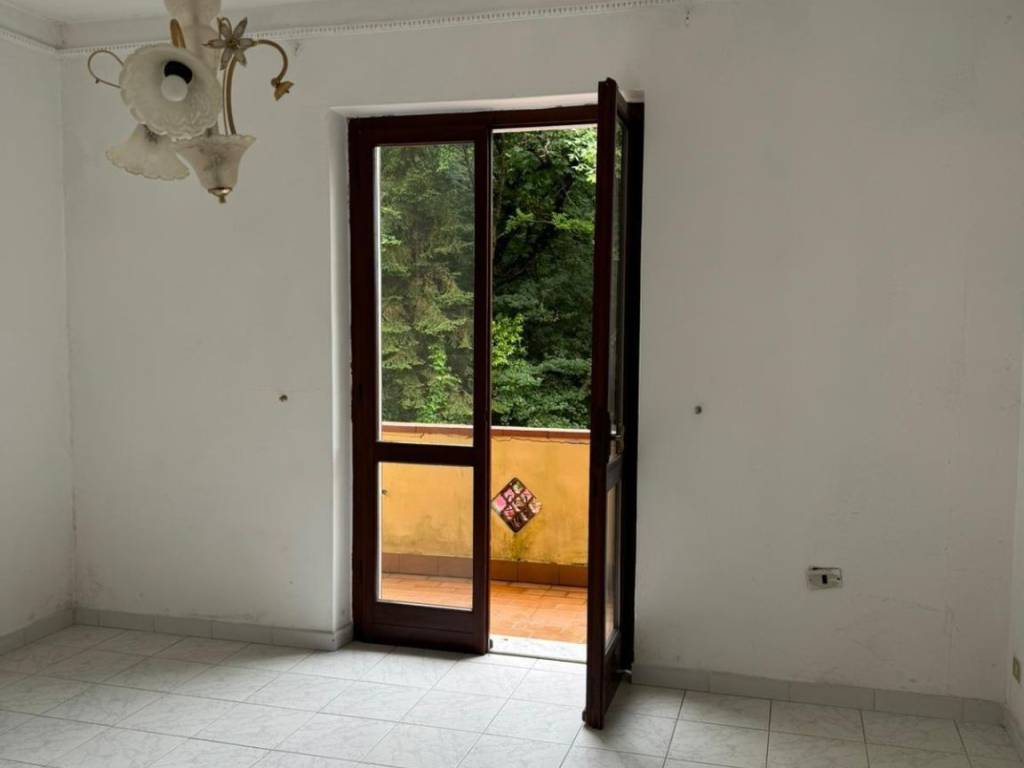 casa indipendente in vendita a Carrara in zona Codena