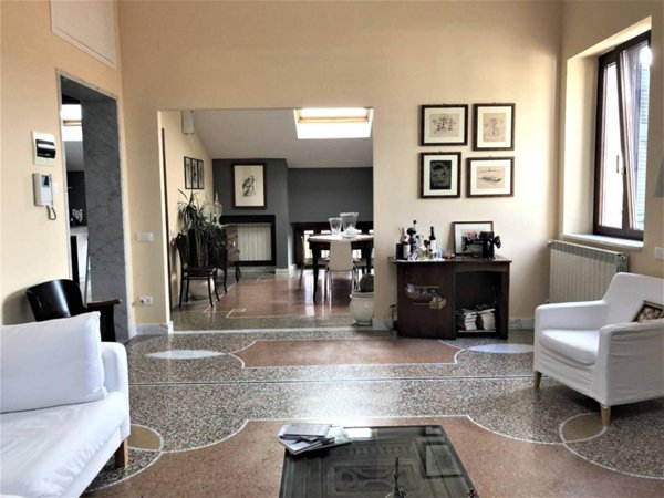 appartamento in vendita a Carrara in zona Marina di Carrara