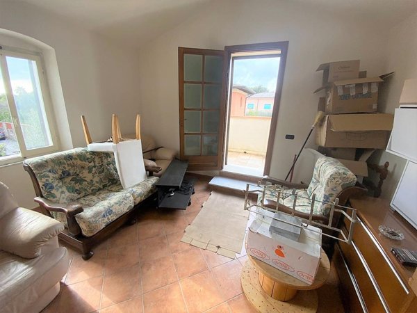 appartamento in vendita a Carrara in zona Avenza