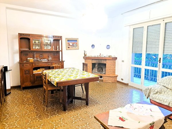 appartamento in vendita a Carrara in zona Avenza