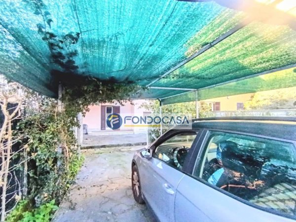 casa indipendente in vendita a Carrara