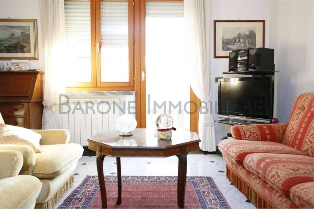 appartamento in vendita a Carrara in zona Marina di Carrara