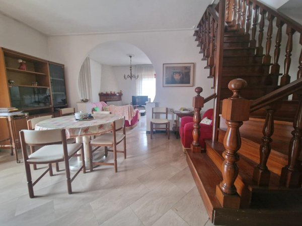 appartamento in vendita a Carrara in zona Stadio