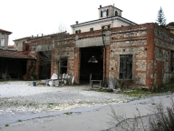 negozio in vendita a Carrara