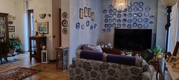 casa indipendente in vendita a Carrara in zona Marina di Carrara