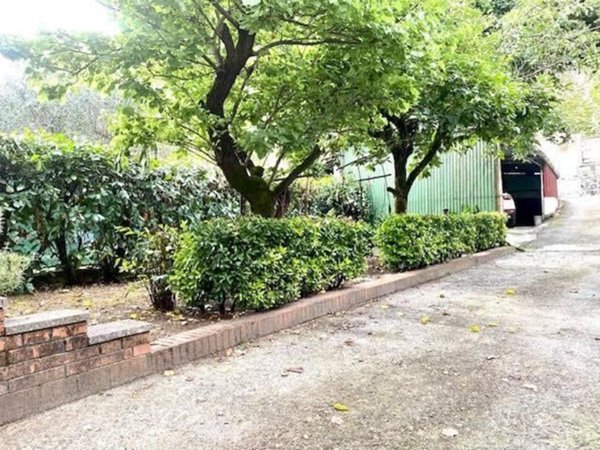 appartamento in vendita a Carrara in zona Gragnana