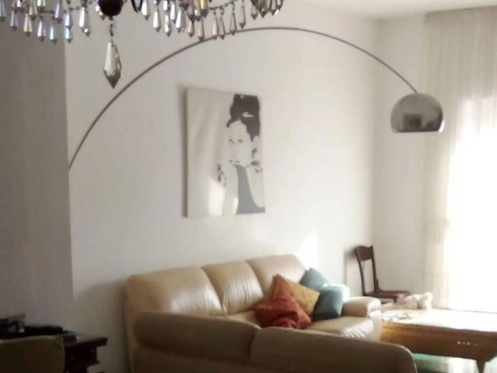 appartamento in vendita a Carrara in zona Marina di Carrara