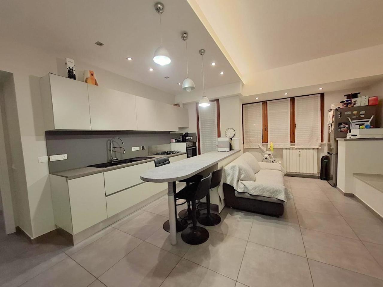 appartamento in vendita a Carrara in zona Marina di Carrara