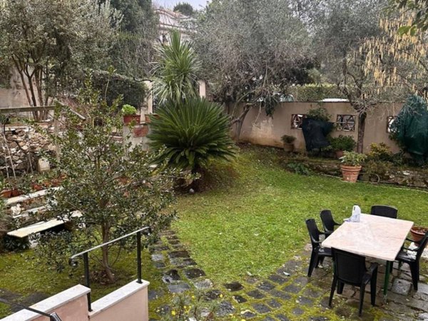 appartamento in vendita a Carrara in zona Sant'Antonio