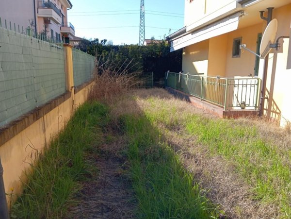 appartamento in vendita a Carrara in zona Sant'Antonio