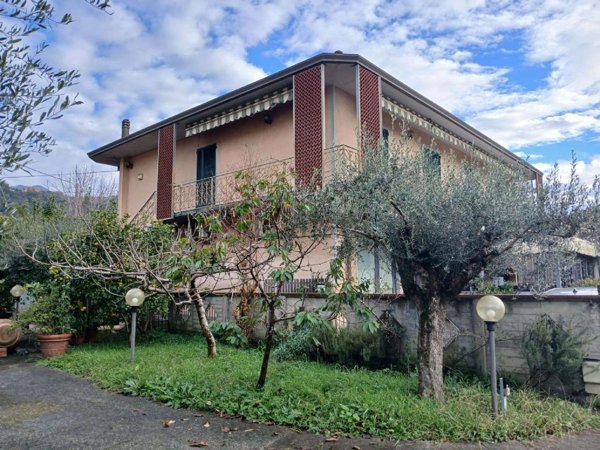 appartamento in vendita a Carrara