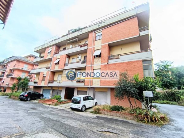 appartamento in vendita a Carrara in zona Stadio