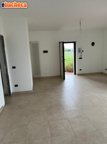 casa indipendente in vendita a Carrara in zona Avenza