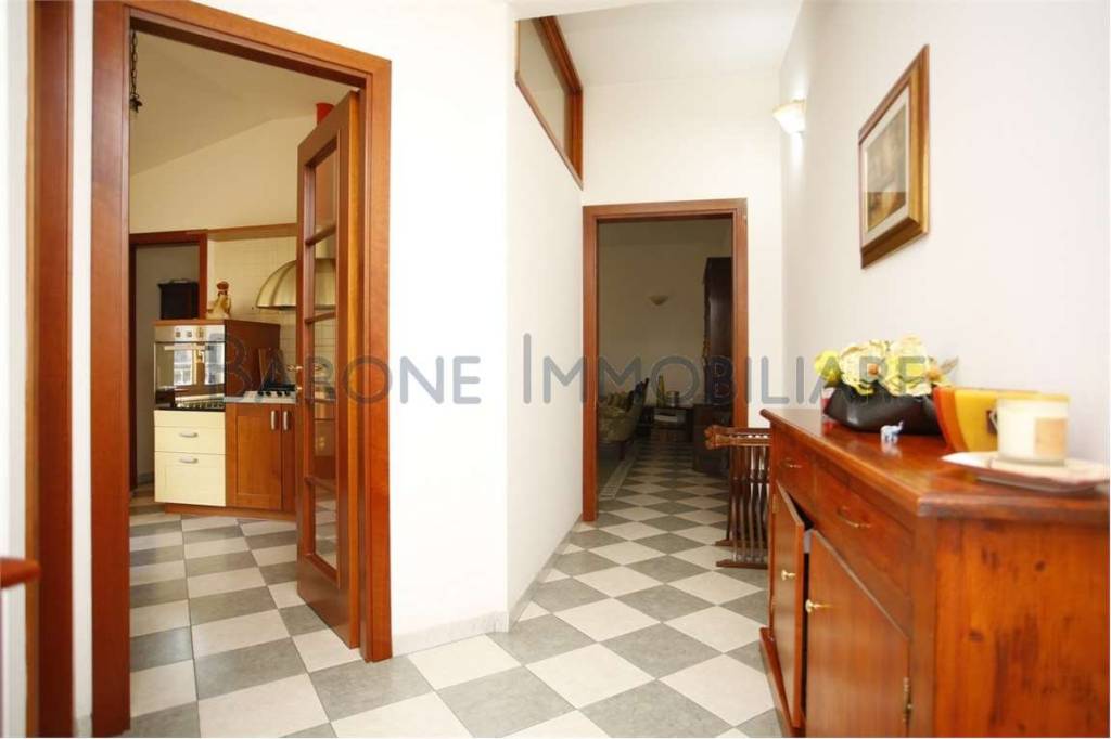 appartamento in vendita a Carrara in zona Centro Città