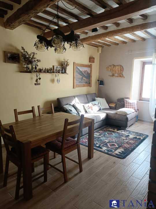 casa indipendente in vendita a Carrara in zona Gragnana