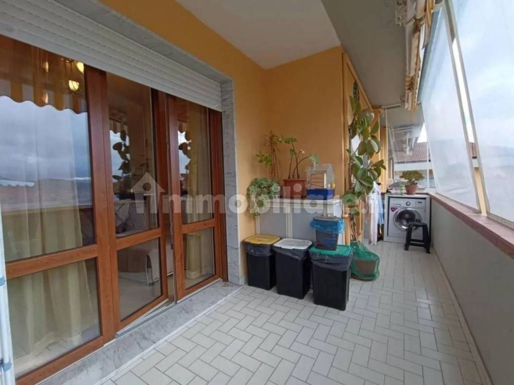 appartamento in vendita a Carrara in zona Bonascola