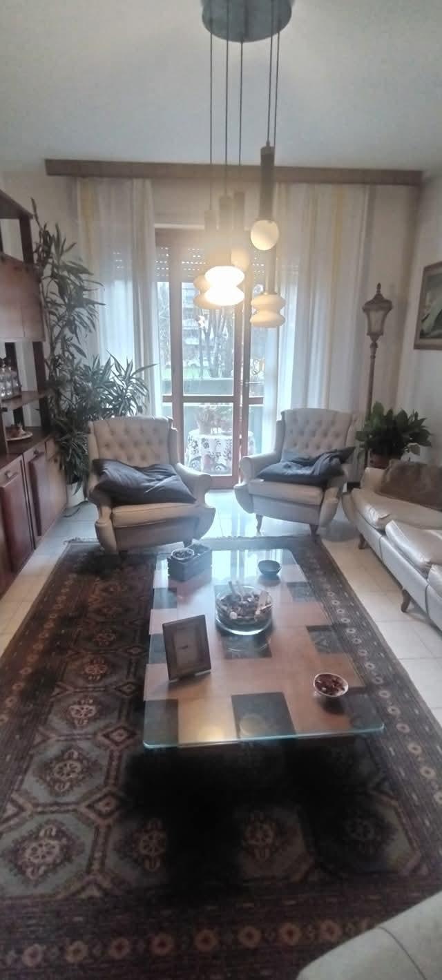 appartamento in vendita a Carrara in zona Avenza