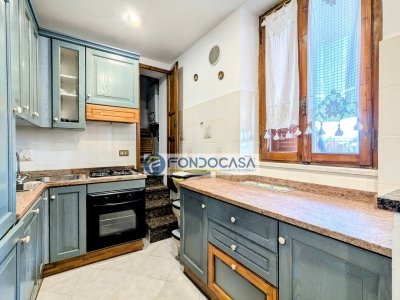 casa indipendente in vendita a Carrara