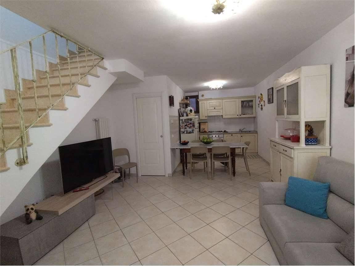 appartamento in vendita a Carrara in zona Bonascola