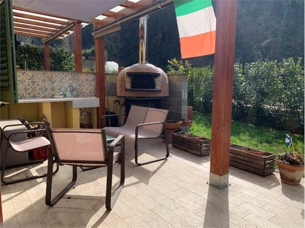 casa indipendente in vendita a Carrara in zona Nazzano
