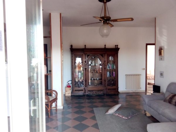 appartamento in vendita a Carrara in zona Avenza