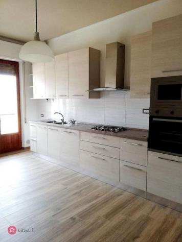 appartamento in vendita a Carrara in zona Avenza