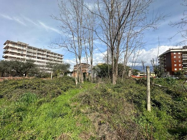 casa indipendente in vendita a Carrara in zona Centro Città