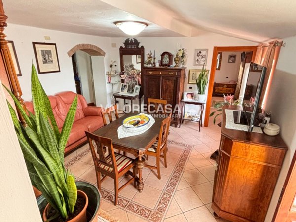 casa indipendente in vendita a Carrara in zona Fontia