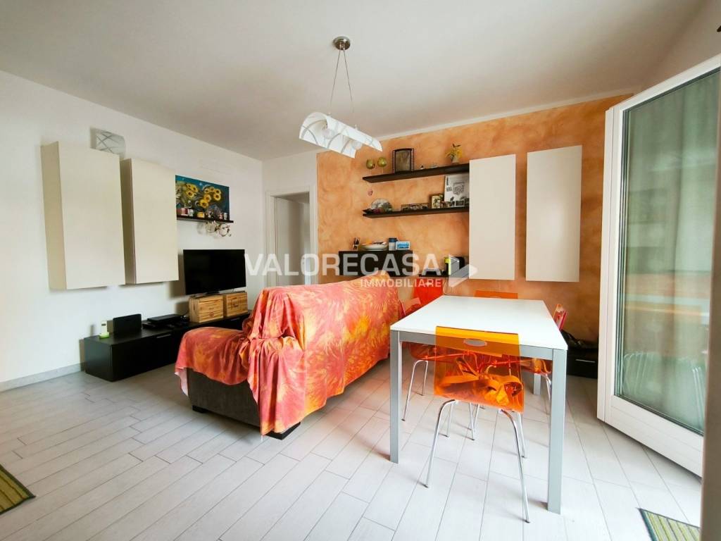 appartamento in vendita a Carrara in zona Avenza