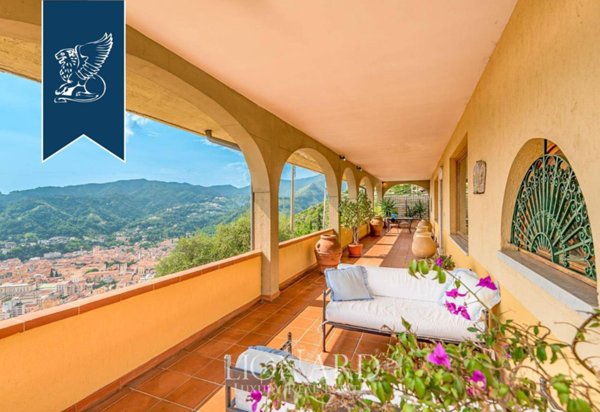 casa indipendente in vendita a Carrara in zona Bonascola