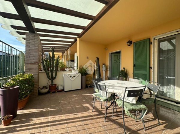 casa indipendente in vendita a Carrara in zona Marasio
