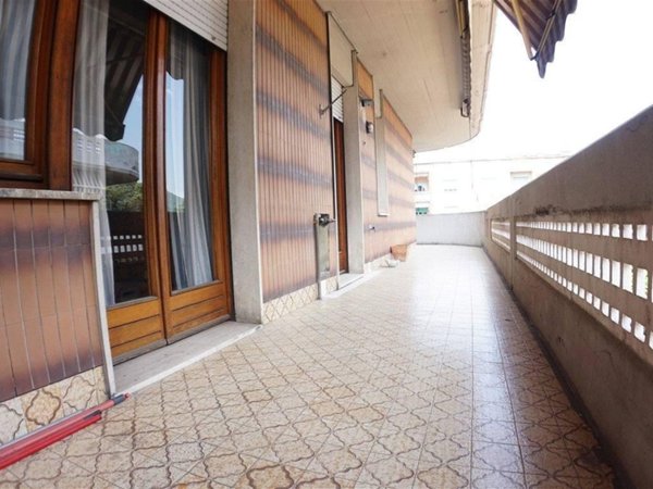 appartamento in vendita a Carrara in zona Avenza