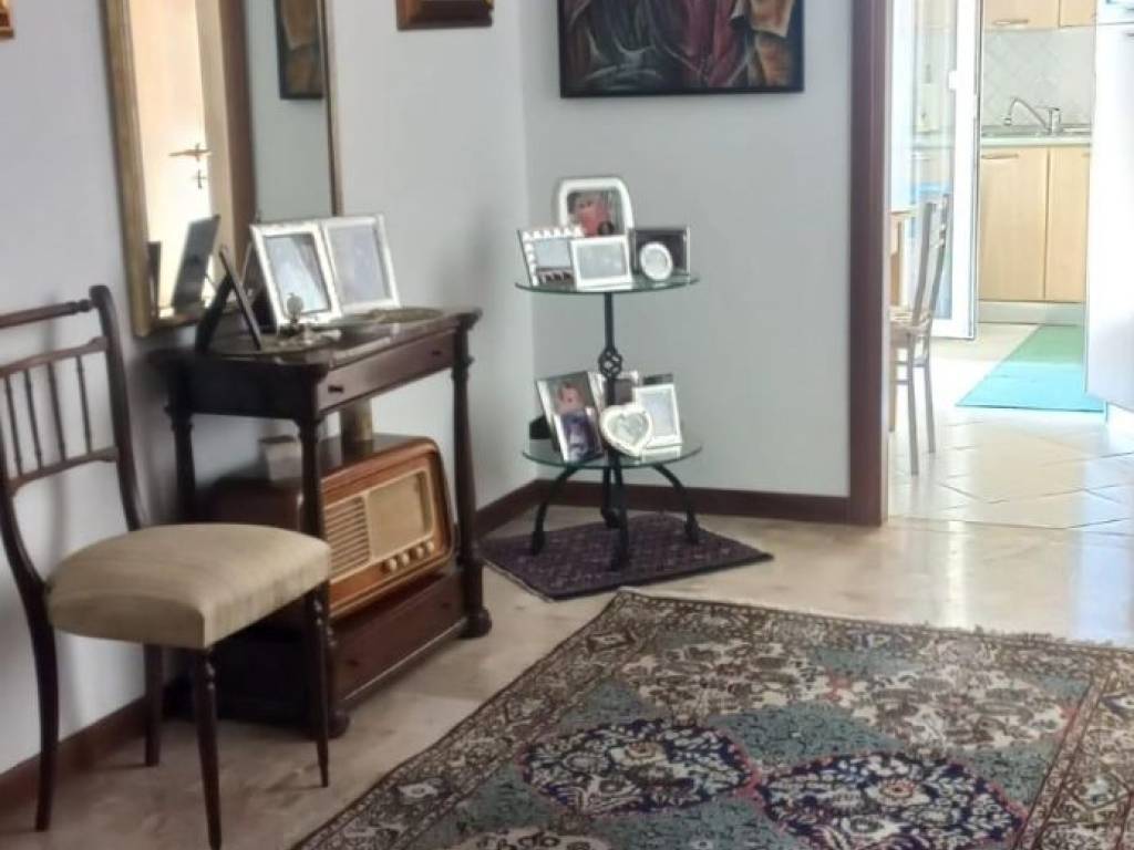 appartamento in vendita a Carrara in zona Avenza