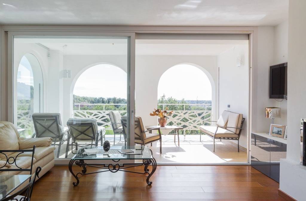 villa in vendita a Carrara in zona Marina di Carrara