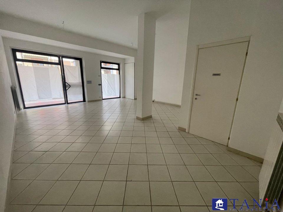 appartamento in vendita a Carrara in zona Marina di Carrara