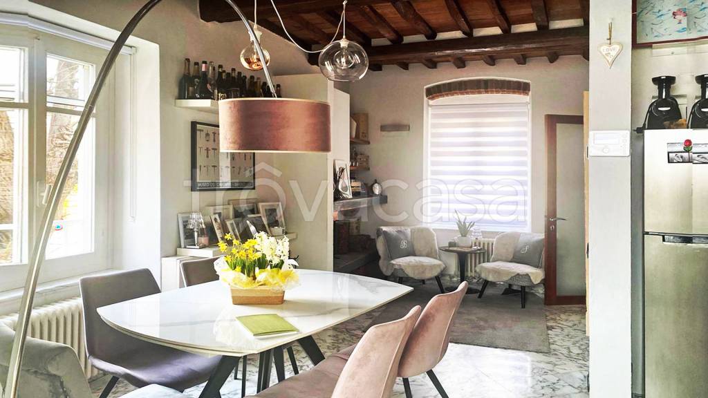casa indipendente in vendita a Carrara in zona Centro Città