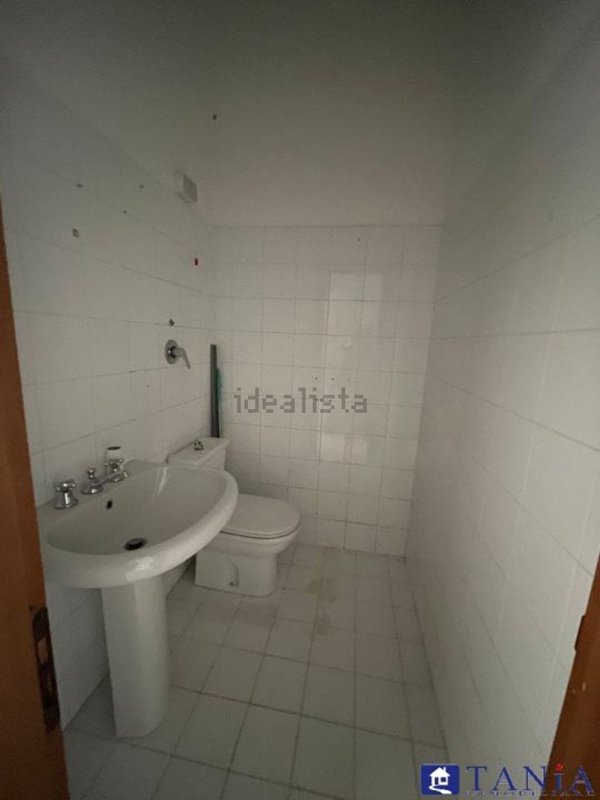 ufficio in vendita a Carrara in zona Marina di Carrara