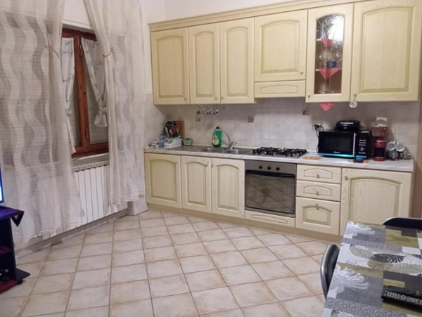 casa indipendente in vendita a Carrara in zona Stadio