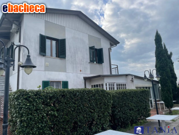 appartamento in vendita a Carrara in zona Marina di Carrara