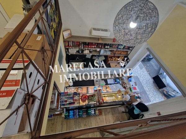 negozio in vendita a Carrara in zona Marina di Carrara