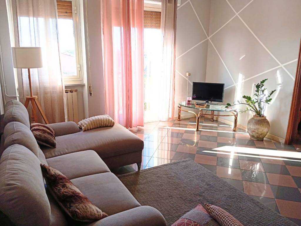 appartamento in vendita a Carrara in zona Avenza