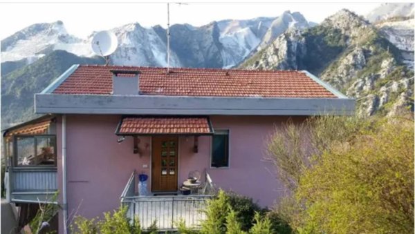 appartamento in vendita a Carrara in zona Bedizzano