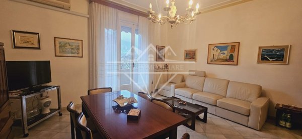 appartamento in vendita a Carrara in zona Stadio