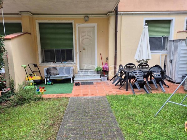 appartamento in vendita a Carrara in zona Marina di Carrara