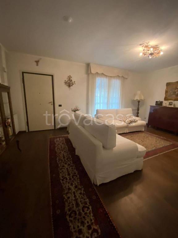 casa indipendente in vendita a Carrara in zona Avenza